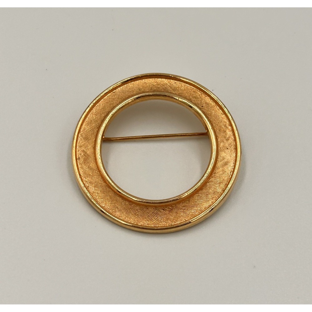 Vintage Crown TRIFARI Circle Pin Brooch Gold Tone Polished And Textured